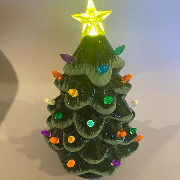 Aldi Merry Moments 2023 Ceramic Green Christmas Tree - Picture 4 of 8